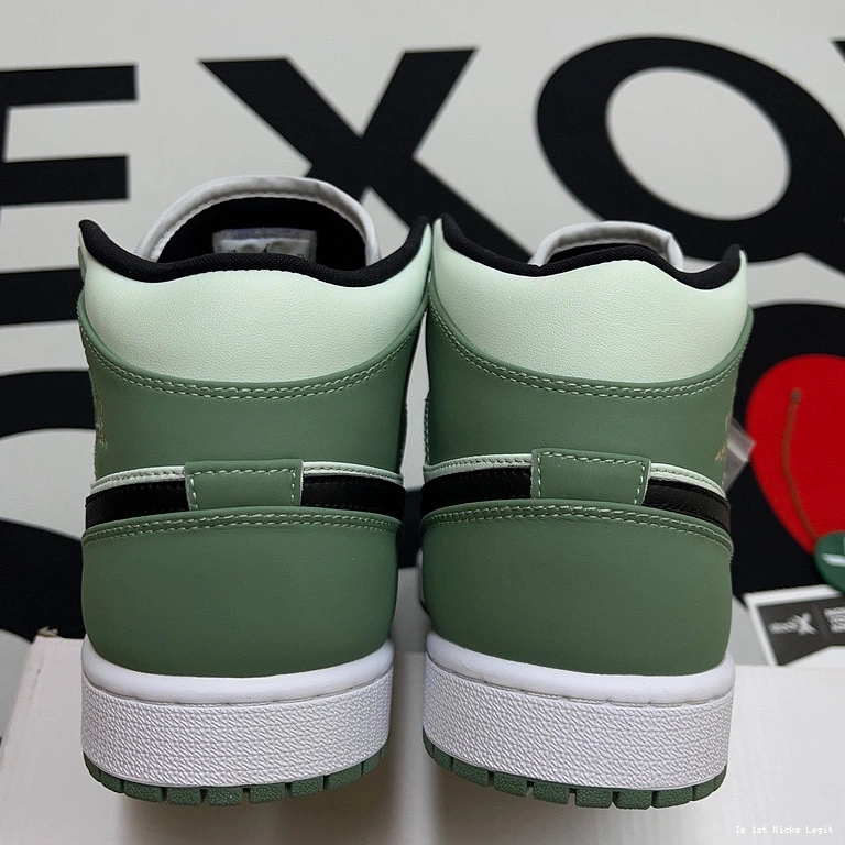 1 - Green (W) Dutch Jordan CZ0774-300 Mid 0228